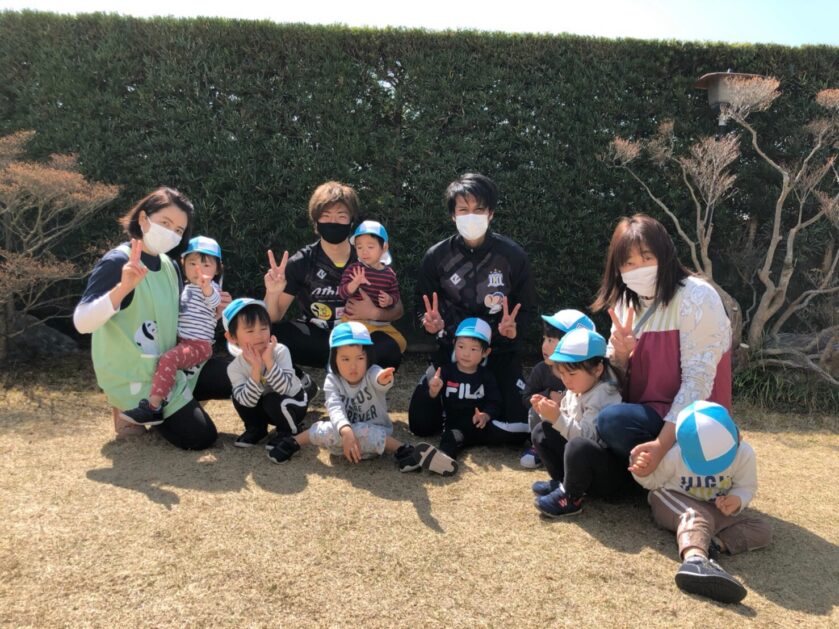 3/16(火)　モスペリオの選手とボール遊び⚽️(ふじさんBu-Bu保育園)