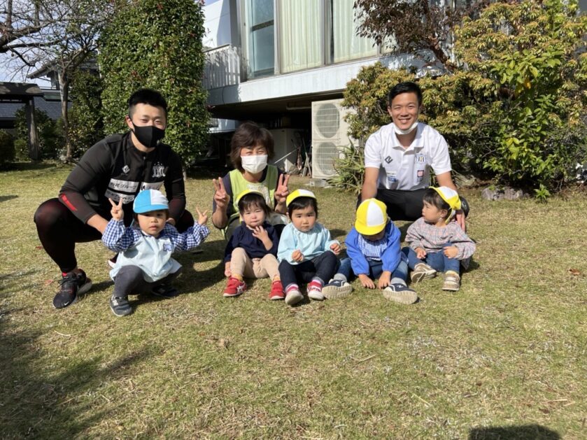 11/19(金)　モスペリオの選手とボール遊び⚽️(ふじさんBu-Bu保育園)
